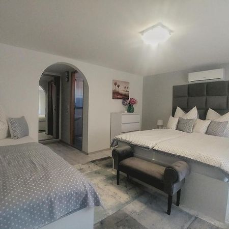 Bed and Breakfast Anna Panzio à Herend Extérieur photo